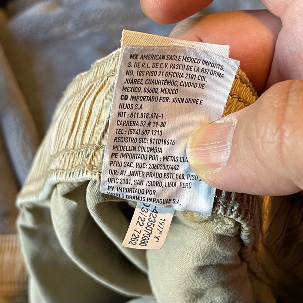 AMERICAN EAGLE OUTFITTERS - Trekker Flex Khaki Shorts, Mens XXL - Picture 9 of 10